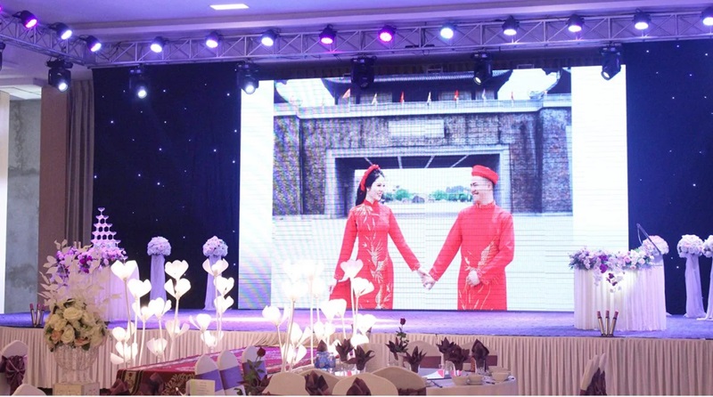 Màn hình led tiệc cưới